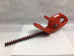 BLACK DECKER HEDGE TRIMMER TR1700